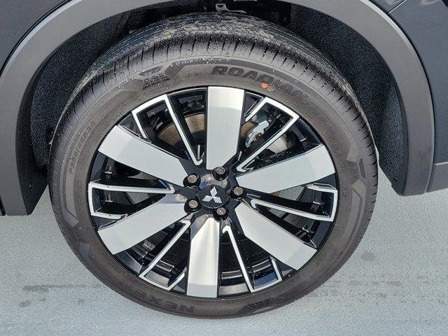 new 2025 Mitsubishi Outlander car, priced at $39,305