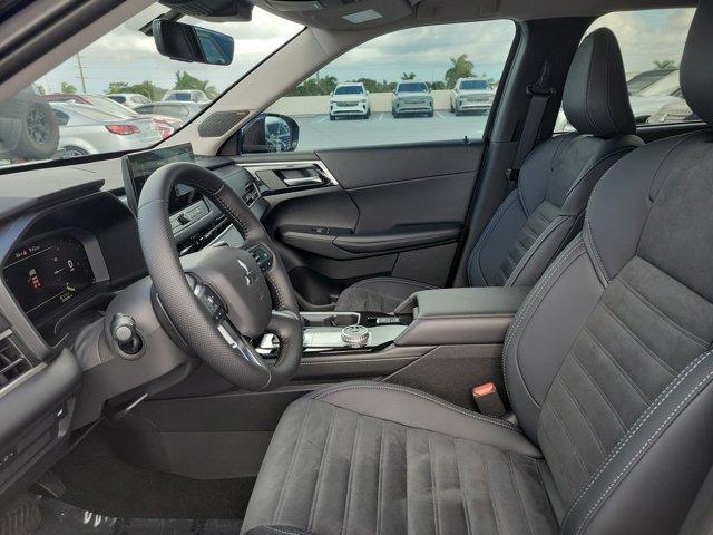 new 2025 Mitsubishi Outlander car, priced at $39,305