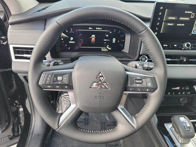 new 2025 Mitsubishi Outlander car, priced at $39,305