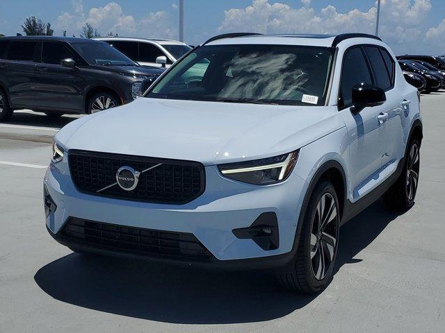 new 2025 Volvo XC40 car, priced at $47,441