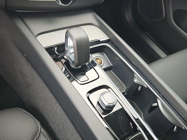 new 2025 Volvo XC60 car, priced at $53,625