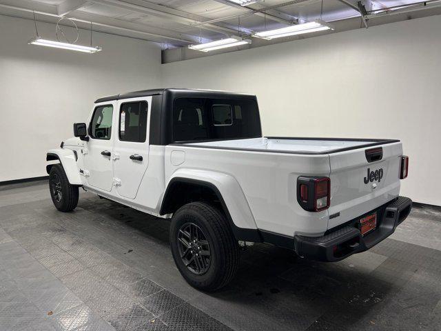 new 2024 Jeep Gladiator car, priced at $44,998