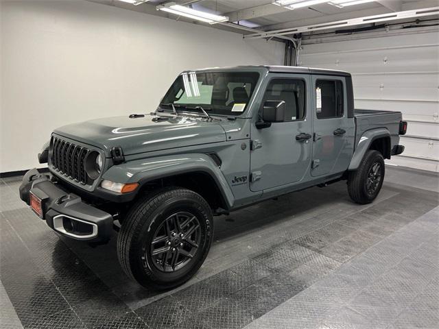 new 2024 Jeep Gladiator car, priced at $38,998