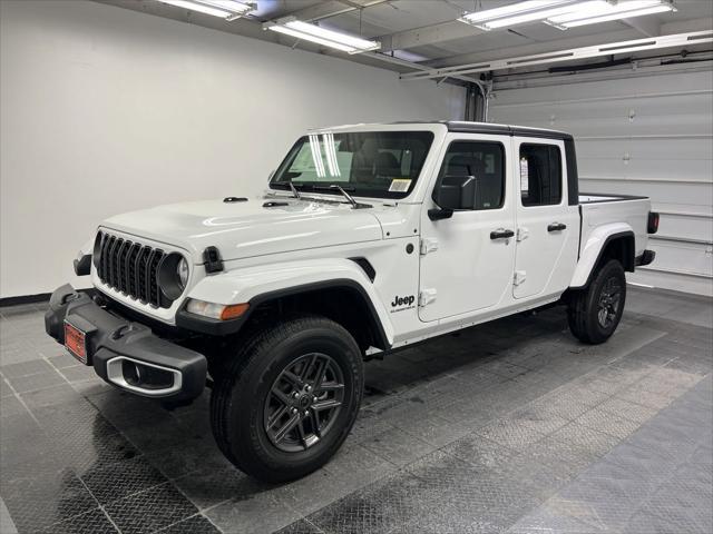 new 2024 Jeep Gladiator car, priced at $39,998