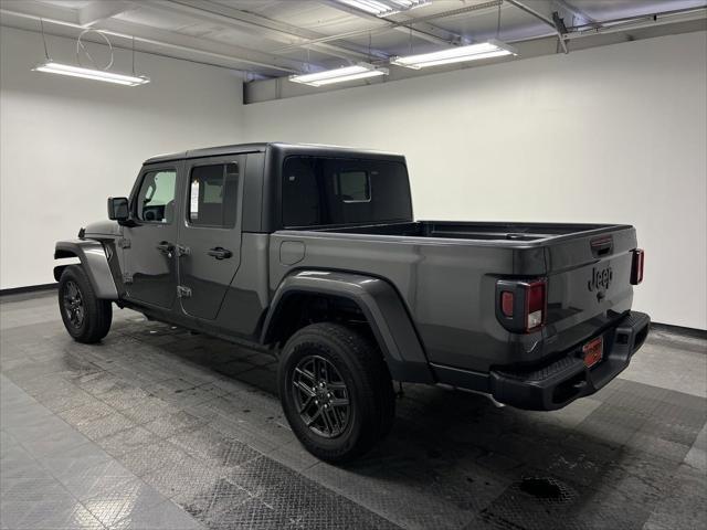 new 2024 Jeep Gladiator car, priced at $39,998