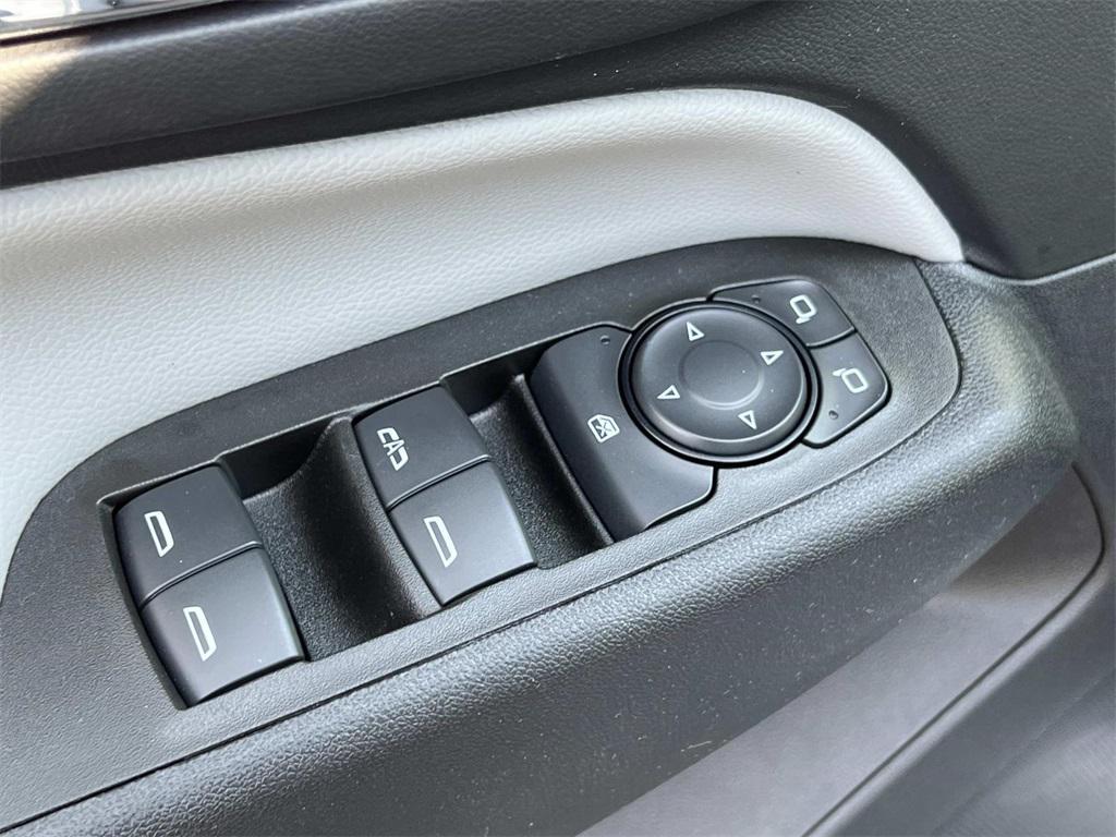 used 2023 Chevrolet Equinox car, priced at $19,990