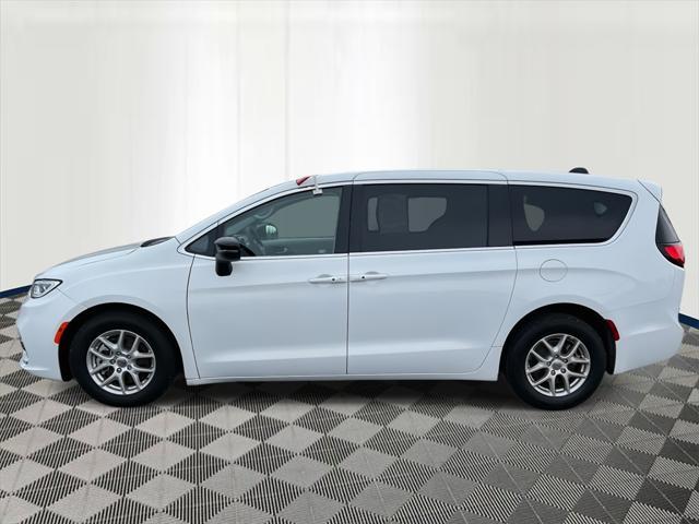 used 2024 Chrysler Pacifica car, priced at $33,295