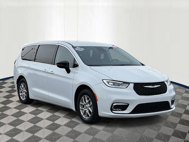 used 2024 Chrysler Pacifica car, priced at $33,295