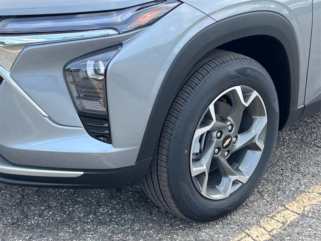 new 2025 Chevrolet Trax car, priced at $23,454