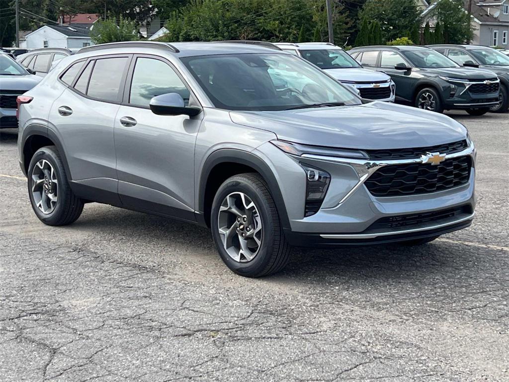 new 2025 Chevrolet Trax car, priced at $23,454