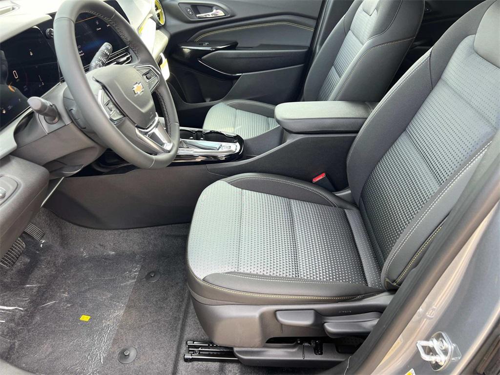 new 2025 Chevrolet Trax car, priced at $23,454