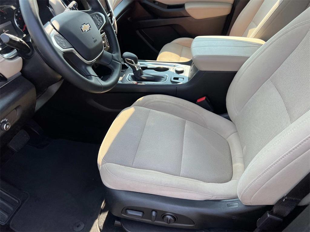 used 2023 Chevrolet Traverse car, priced at $31,493