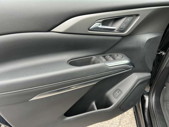 used 2024 Chevrolet Traverse car, priced at $43,995