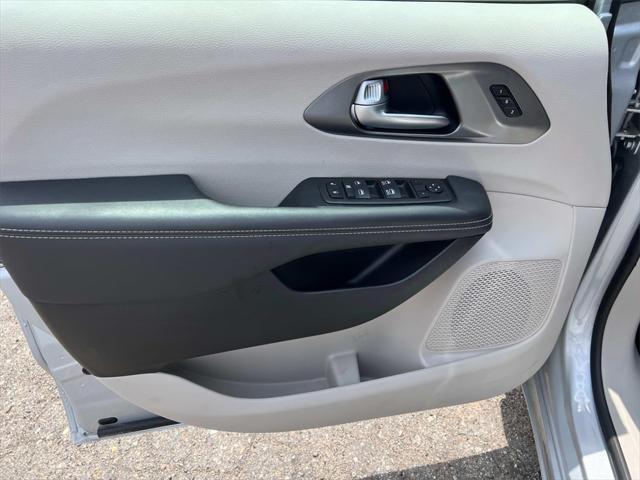 used 2024 Chrysler Pacifica car, priced at $33,985