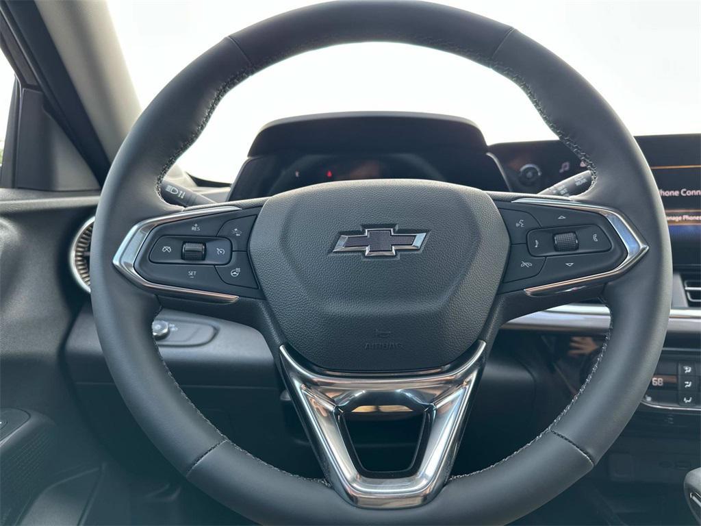 new 2025 Chevrolet Trax car, priced at $26,076
