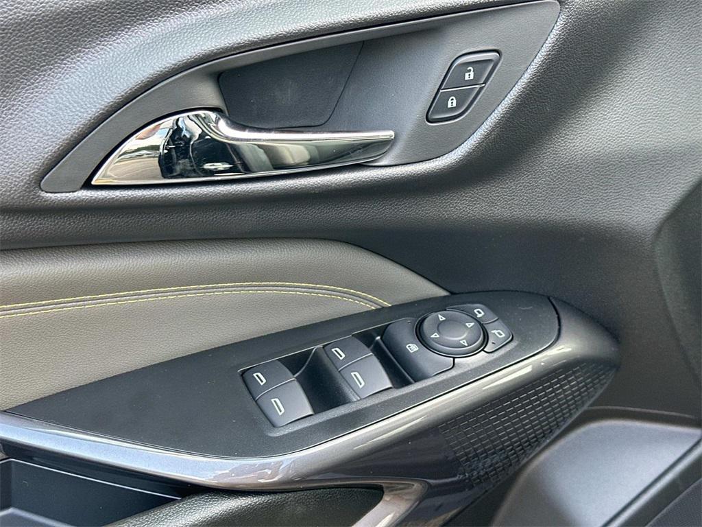 new 2025 Chevrolet Trax car, priced at $26,076