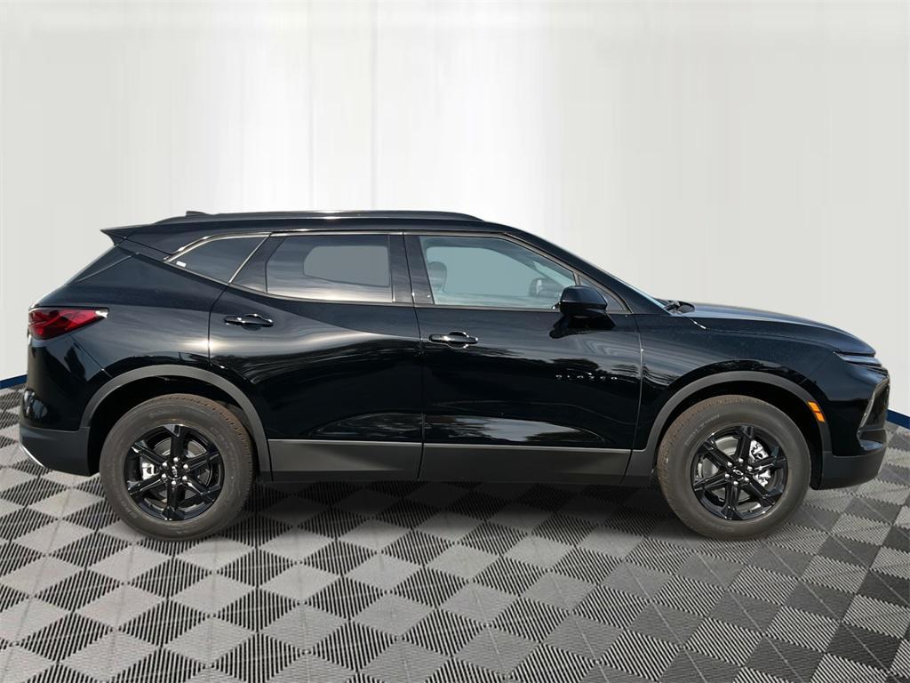 new 2025 Chevrolet Blazer car, priced at $35,980