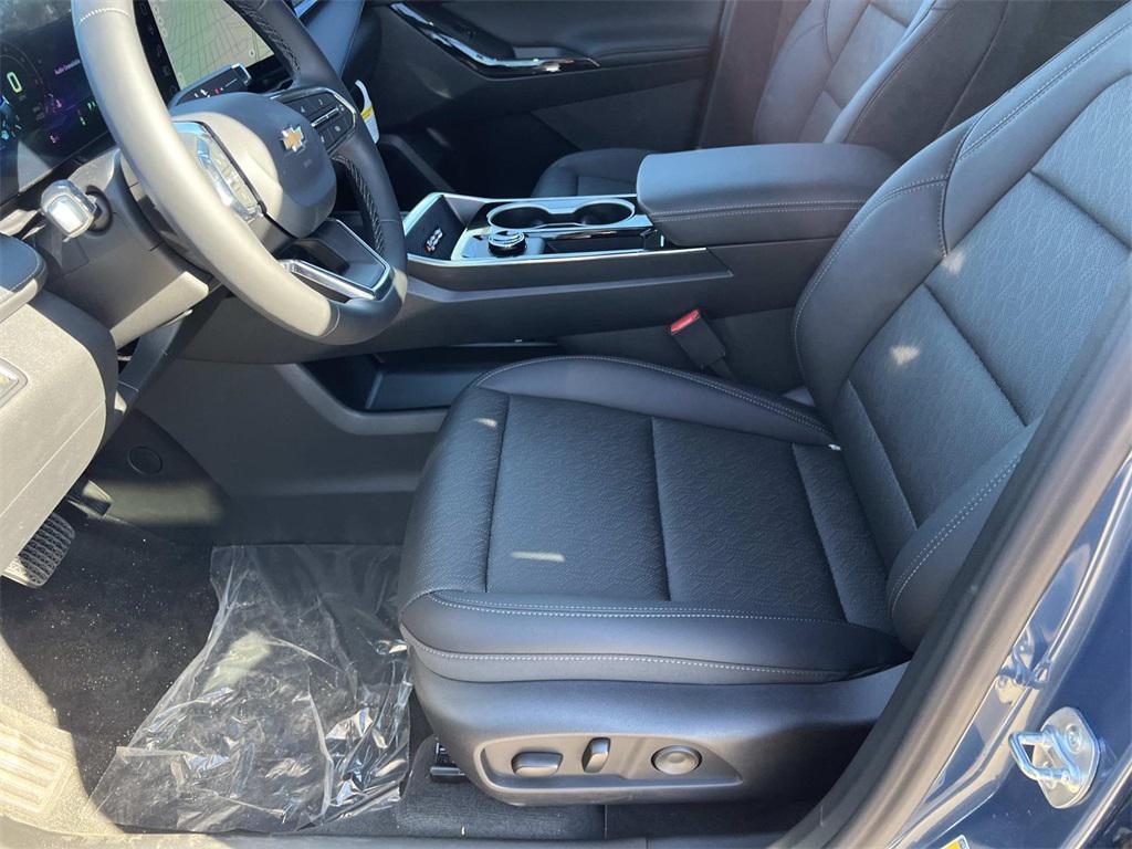 new 2026 Chevrolet Equinox car, priced at $30,454