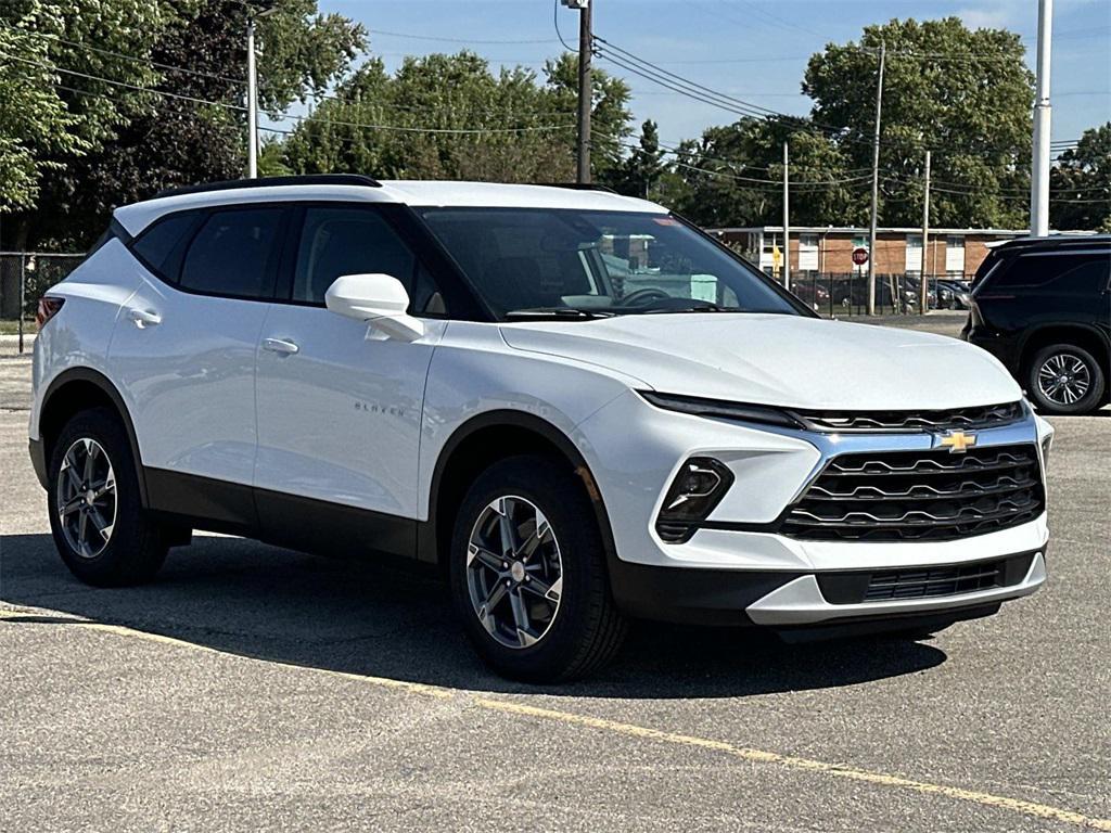 new 2025 Chevrolet Blazer car, priced at $35,417