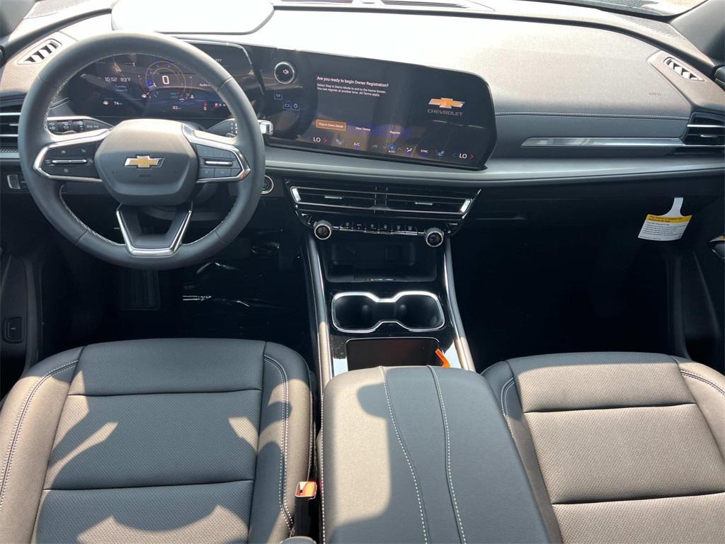 new 2025 Chevrolet Traverse car, priced at $40,507