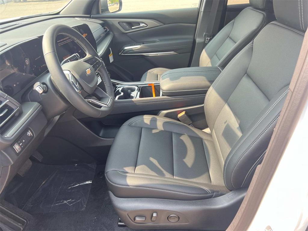 new 2025 Chevrolet Traverse car, priced at $40,507