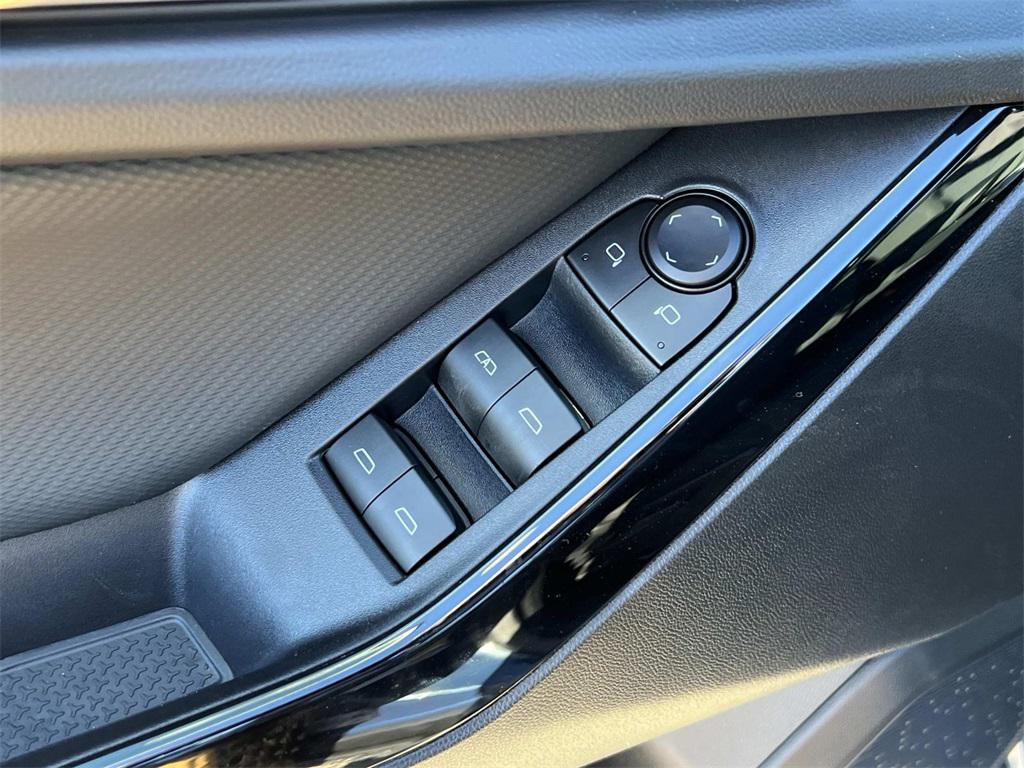 new 2026 Chevrolet Equinox car, priced at $28,664