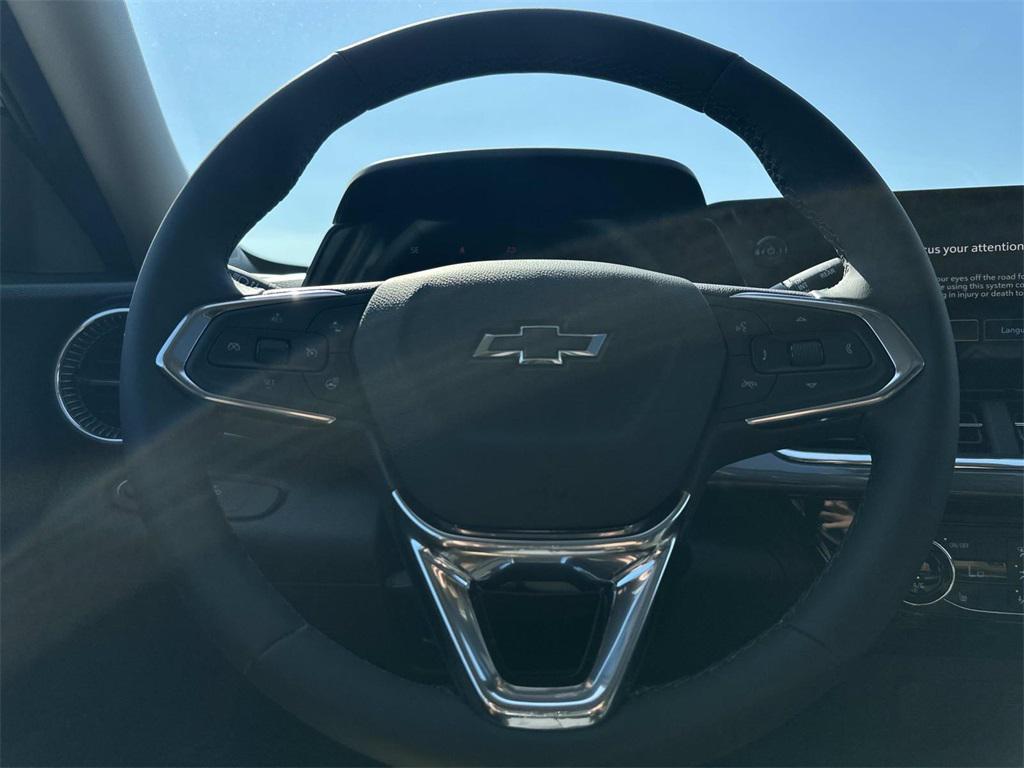 new 2025 Chevrolet Trax car, priced at $26,076