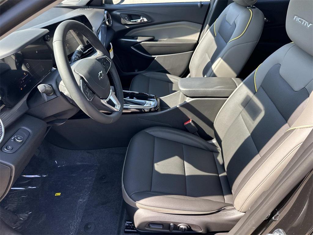 new 2025 Chevrolet Trax car, priced at $26,076