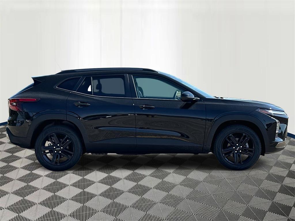 new 2025 Chevrolet Trax car, priced at $26,076