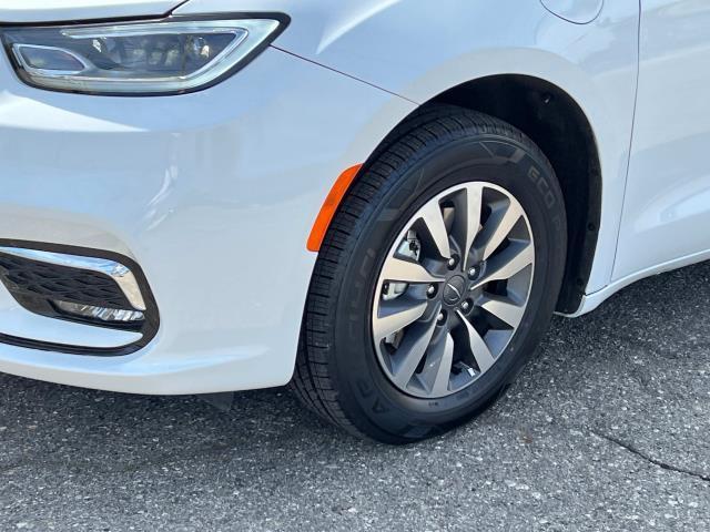 used 2024 Chrysler Pacifica Hybrid car, priced at $34,695