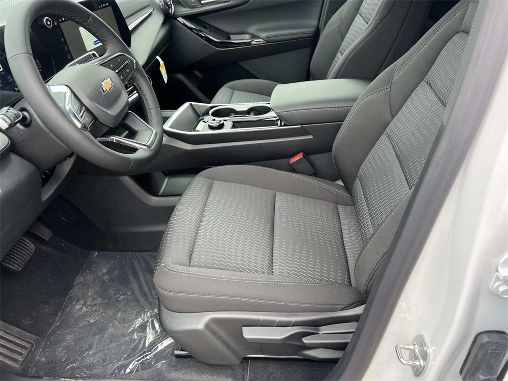 new 2026 Chevrolet Equinox car, priced at $30,495