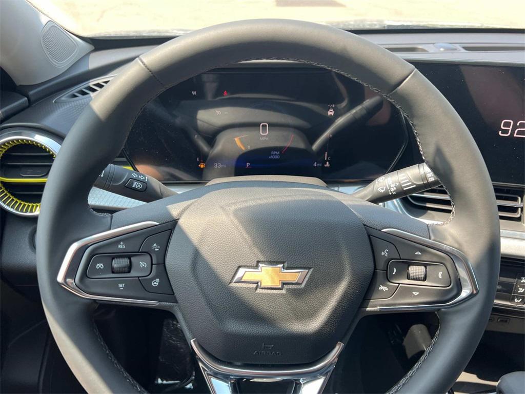 new 2025 Chevrolet Trax car, priced at $23,454