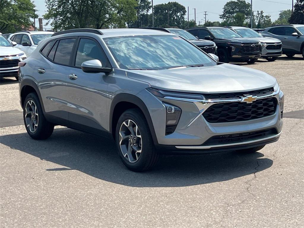 new 2025 Chevrolet Trax car, priced at $23,454