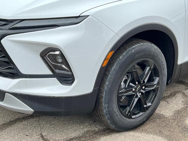 new 2025 Chevrolet Blazer car, priced at $35,680