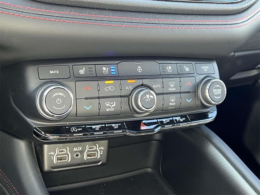 used 2024 Dodge Durango car, priced at $35,994