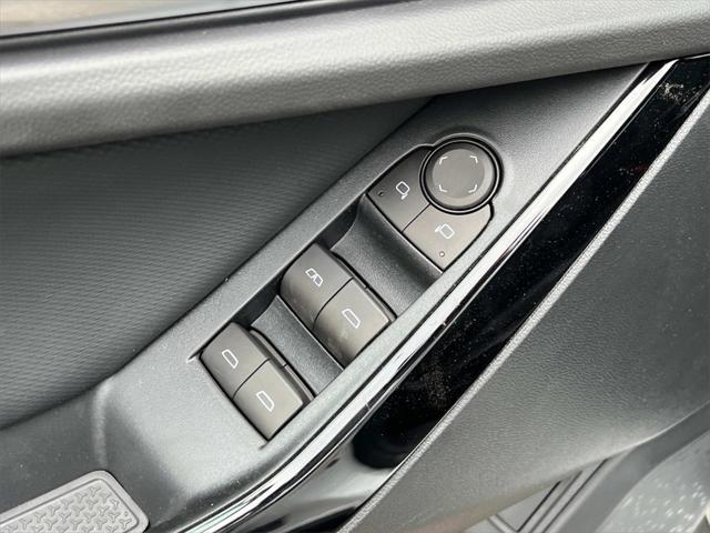 new 2026 Chevrolet Equinox car, priced at $29,937