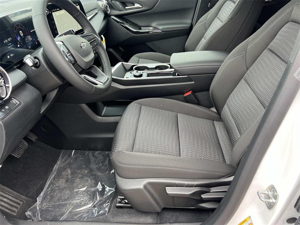 new 2026 Chevrolet Equinox car, priced at $29,576