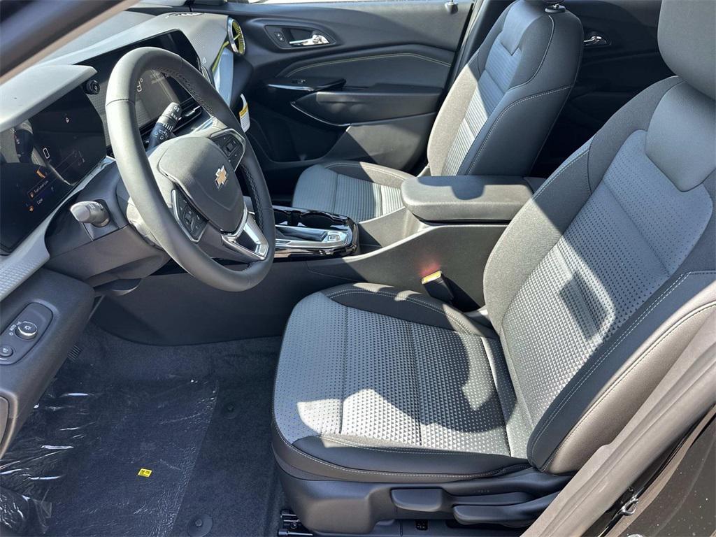 new 2025 Chevrolet Trax car, priced at $23,454