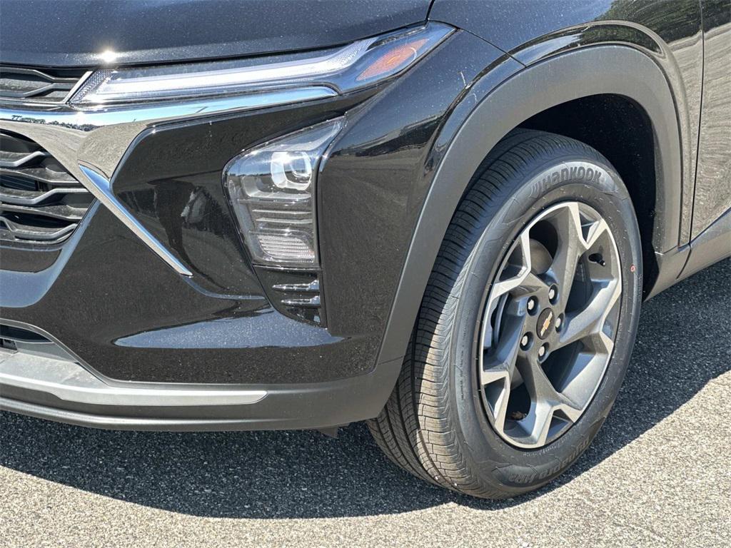 new 2025 Chevrolet Trax car, priced at $23,454