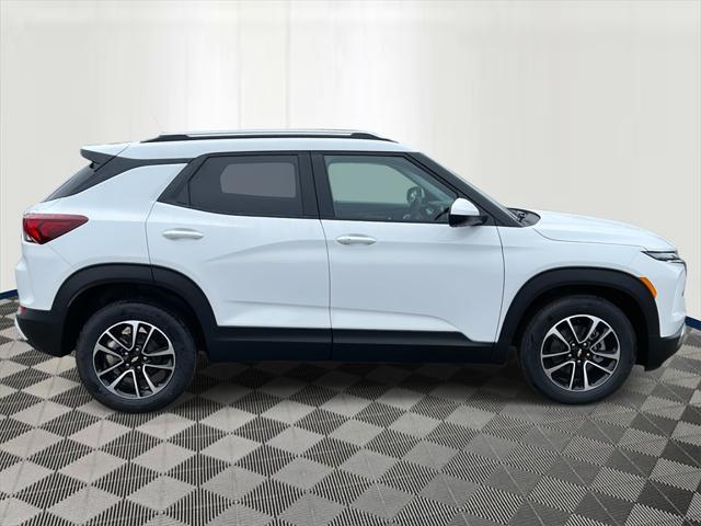 new 2025 Chevrolet TrailBlazer car, priced at $26,918