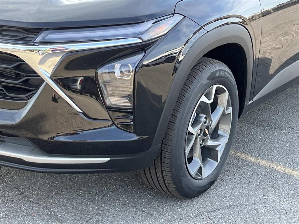 new 2025 Chevrolet Trax car, priced at $23,454