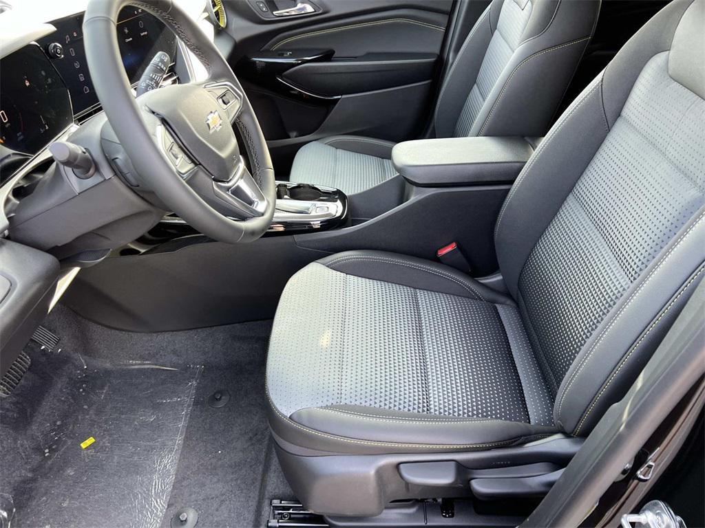 new 2025 Chevrolet Trax car, priced at $23,454