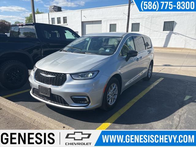 used 2024 Chrysler Pacifica car, priced at $37,595