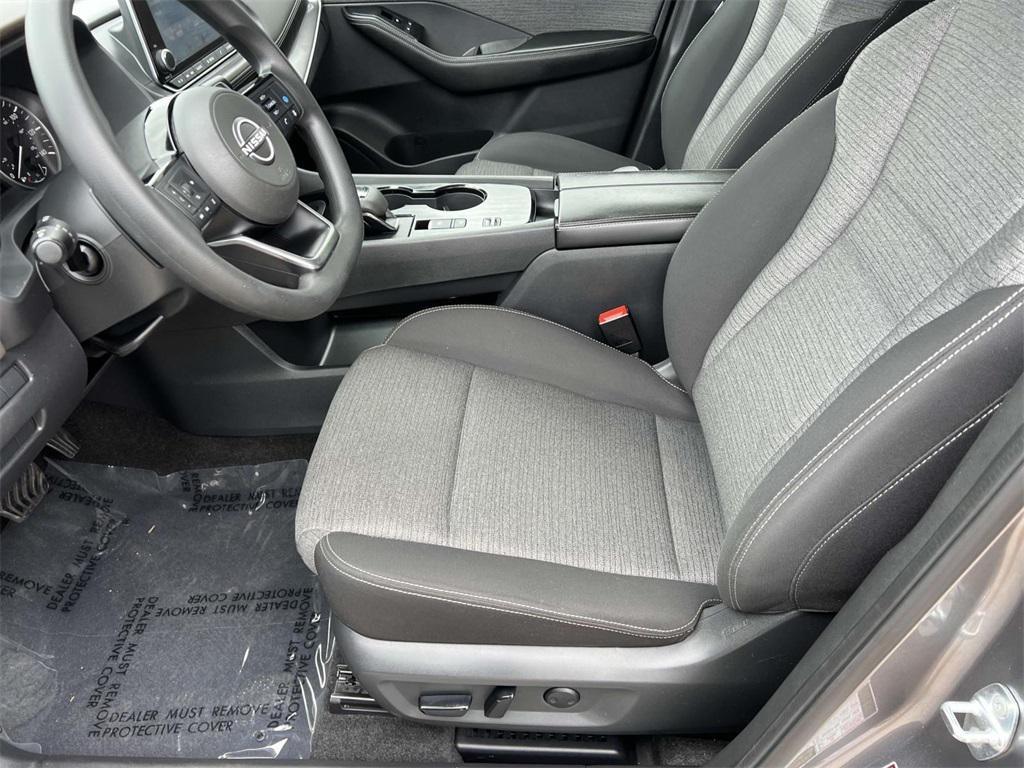 used 2022 Nissan Rogue car, priced at $17,001