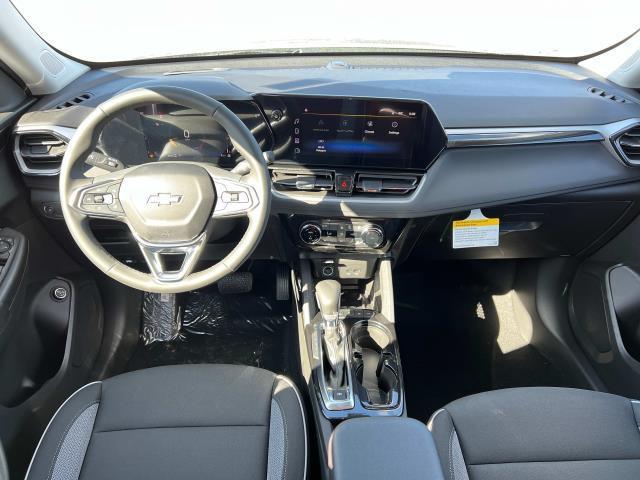 new 2025 Chevrolet TrailBlazer car, priced at $28,323