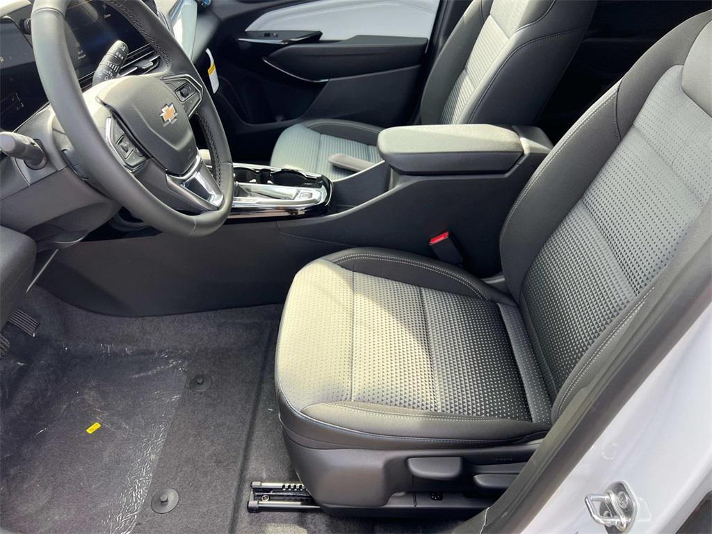 new 2025 Chevrolet Trax car, priced at $23,454