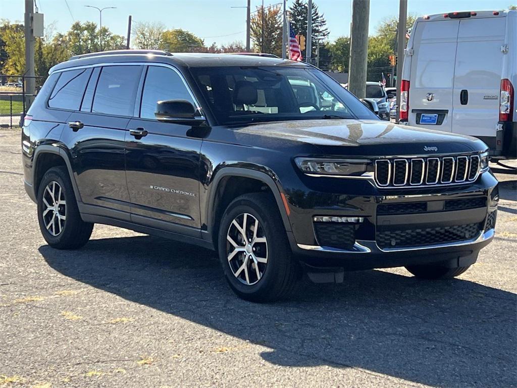 used 2024 Jeep Grand Cherokee L car, priced at $33,371