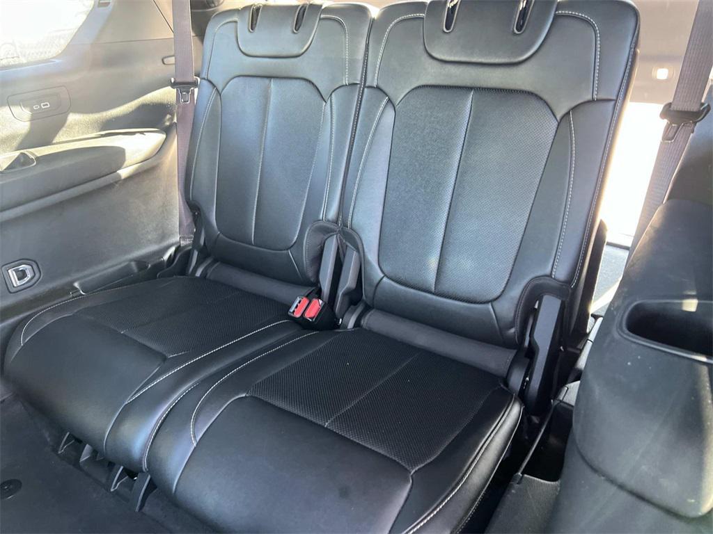 used 2024 Jeep Grand Cherokee L car, priced at $33,371