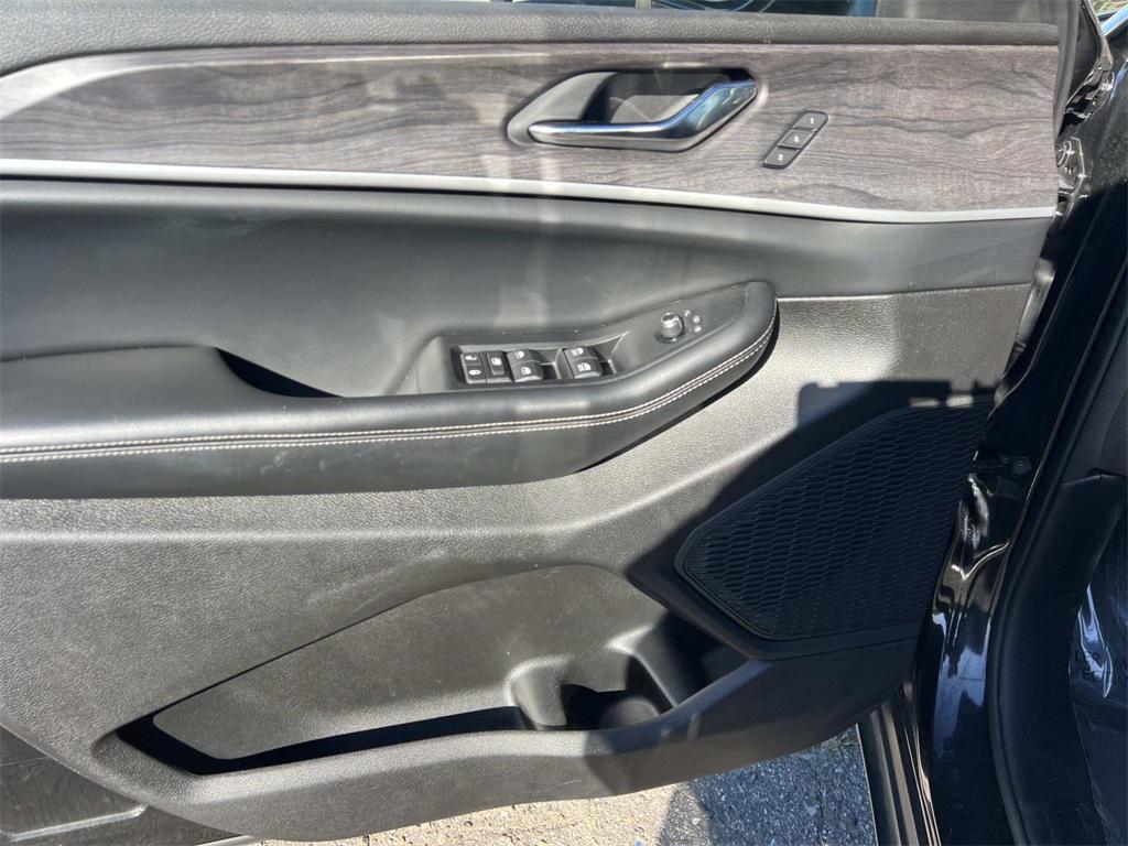 used 2024 Jeep Grand Cherokee L car, priced at $35,499