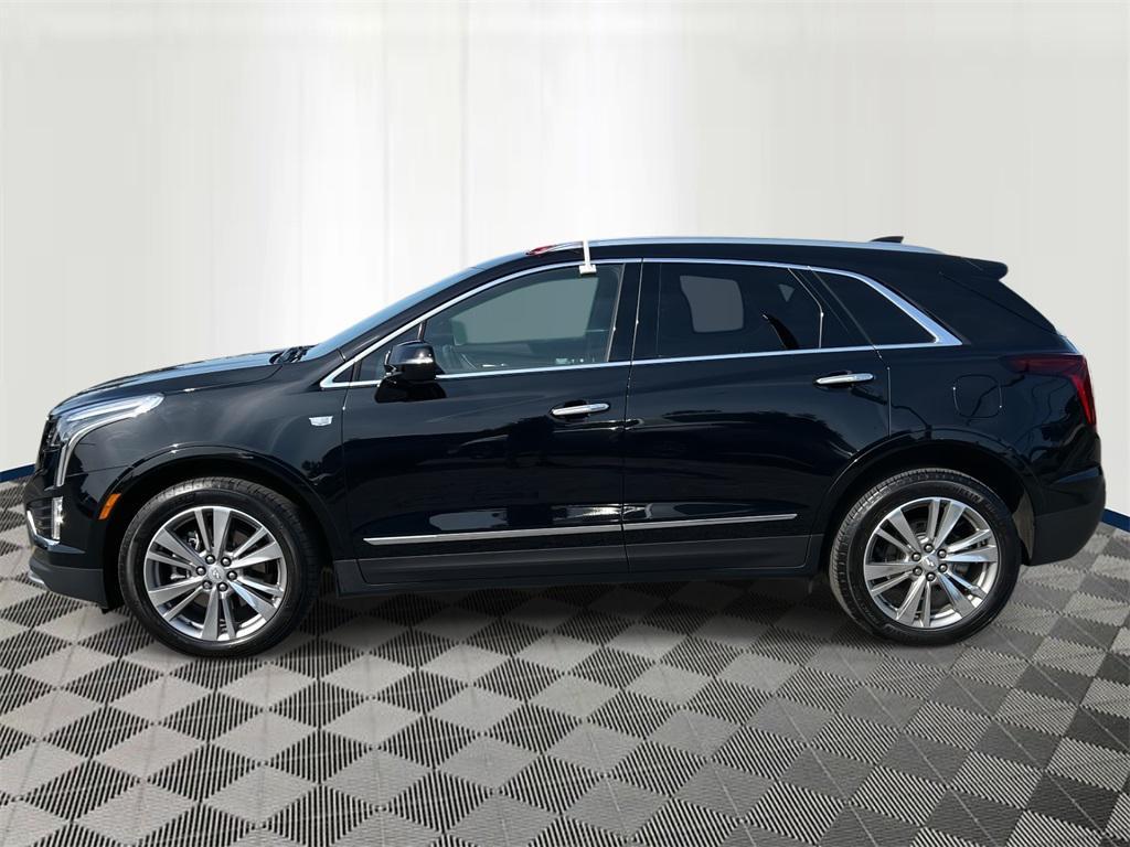 used 2024 Cadillac XT5 car, priced at $41,498